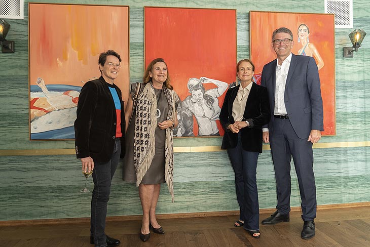 „Artist Dinner“ mit Suse Kohler am 13. Mai 2022 im Clubhaus Bachmair Weissach in Tegernsee: Peter Hansen, Christiane Goetz-Weimar, Suse Kohler, Wolfram Weimer ©Fotos: Bachmaier Weissach